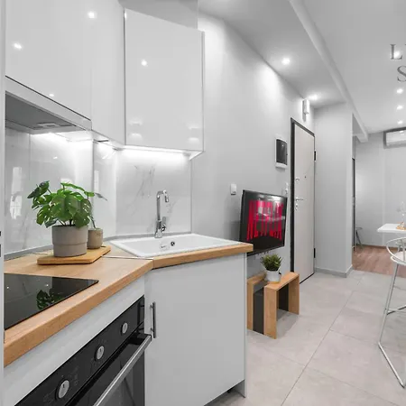 Mavili, The Luxury