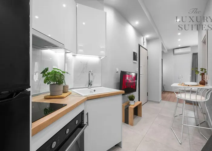 Mavili, The Luxury